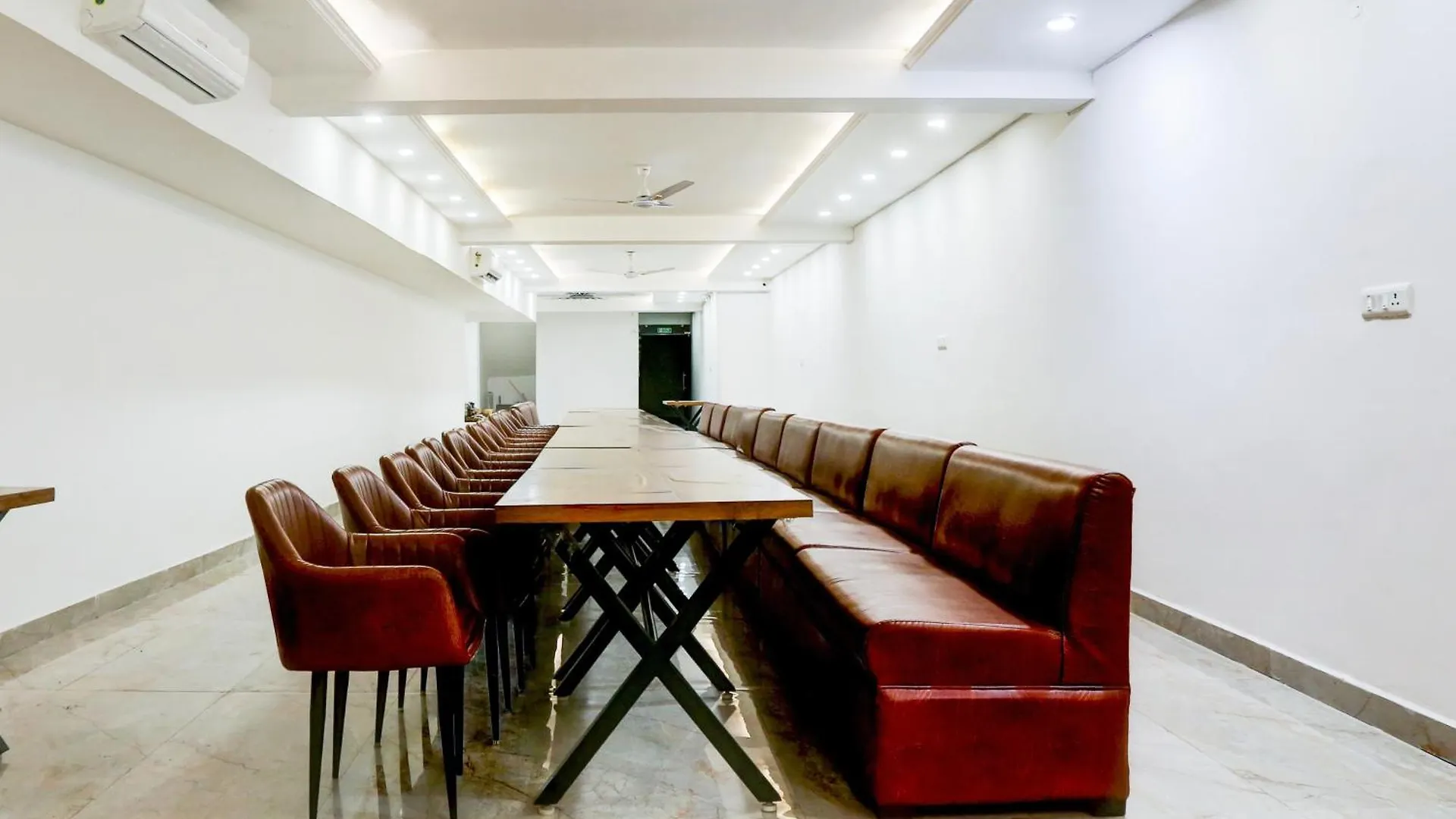 ****  Super Townhouse Eden Garden Zirakpur Hotel India